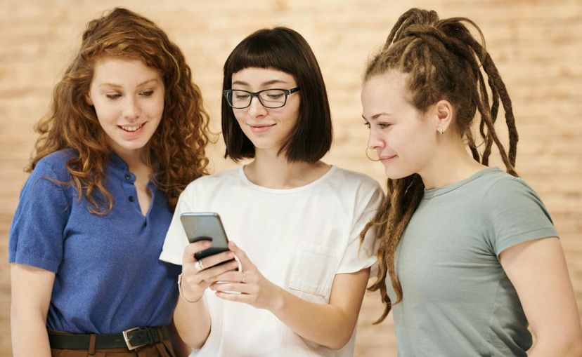 Your customers want to refer friends. Now they can do it in one click.